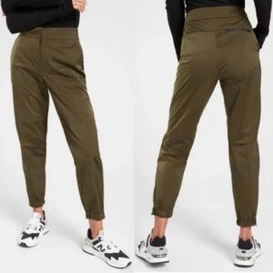 Athleta Radiant Jogger Women’s 2 Olive Green Athletic Pant Athleisure Preppy